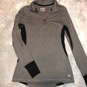 Women’s 1/4 zip Performance top - size Small